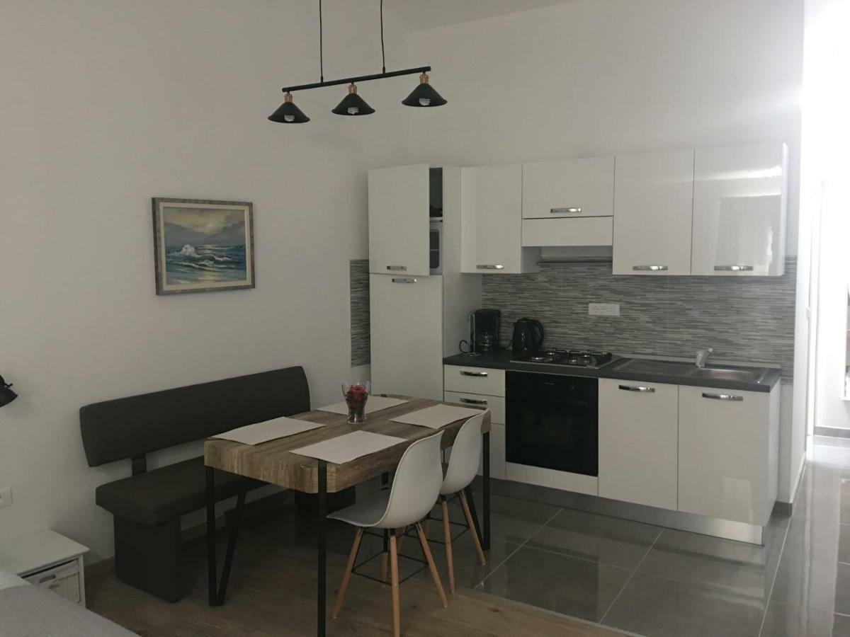 Studio Apartman Dado Daire Bale Dış mekan fotoğraf