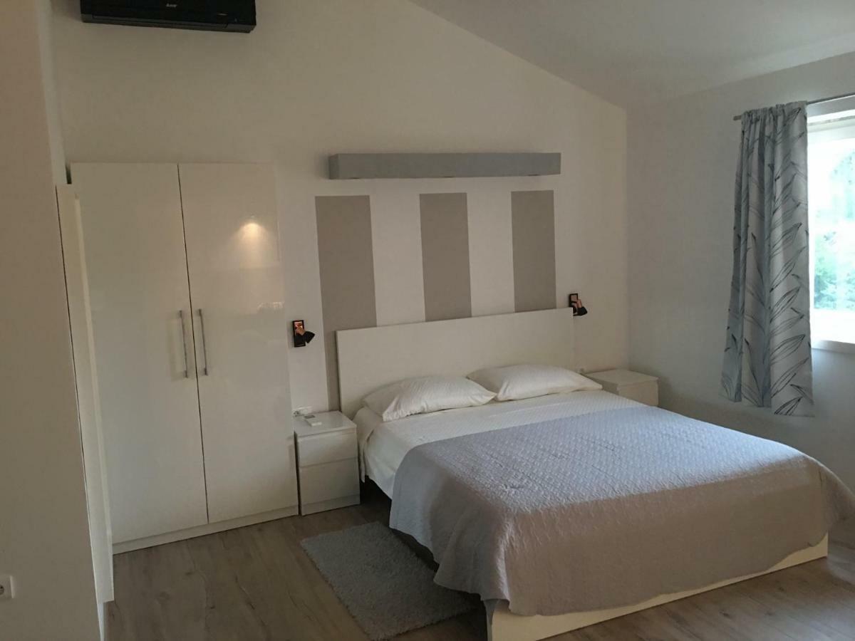 Studio Apartman Dado Daire Bale Dış mekan fotoğraf