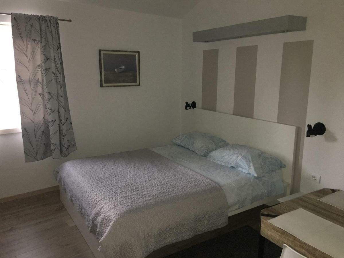 Studio Apartman Dado Daire Bale Dış mekan fotoğraf